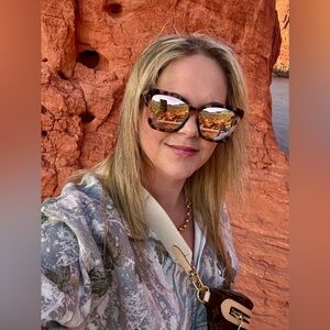 Meet your Posher, Macy